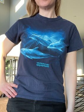 Vancouver Aquarium Navy Dolphin Graphic Tee Unisex Size Small